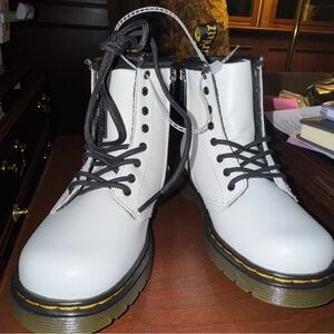 Toddler Girls Size 10 White Combat Boots with Black Laces